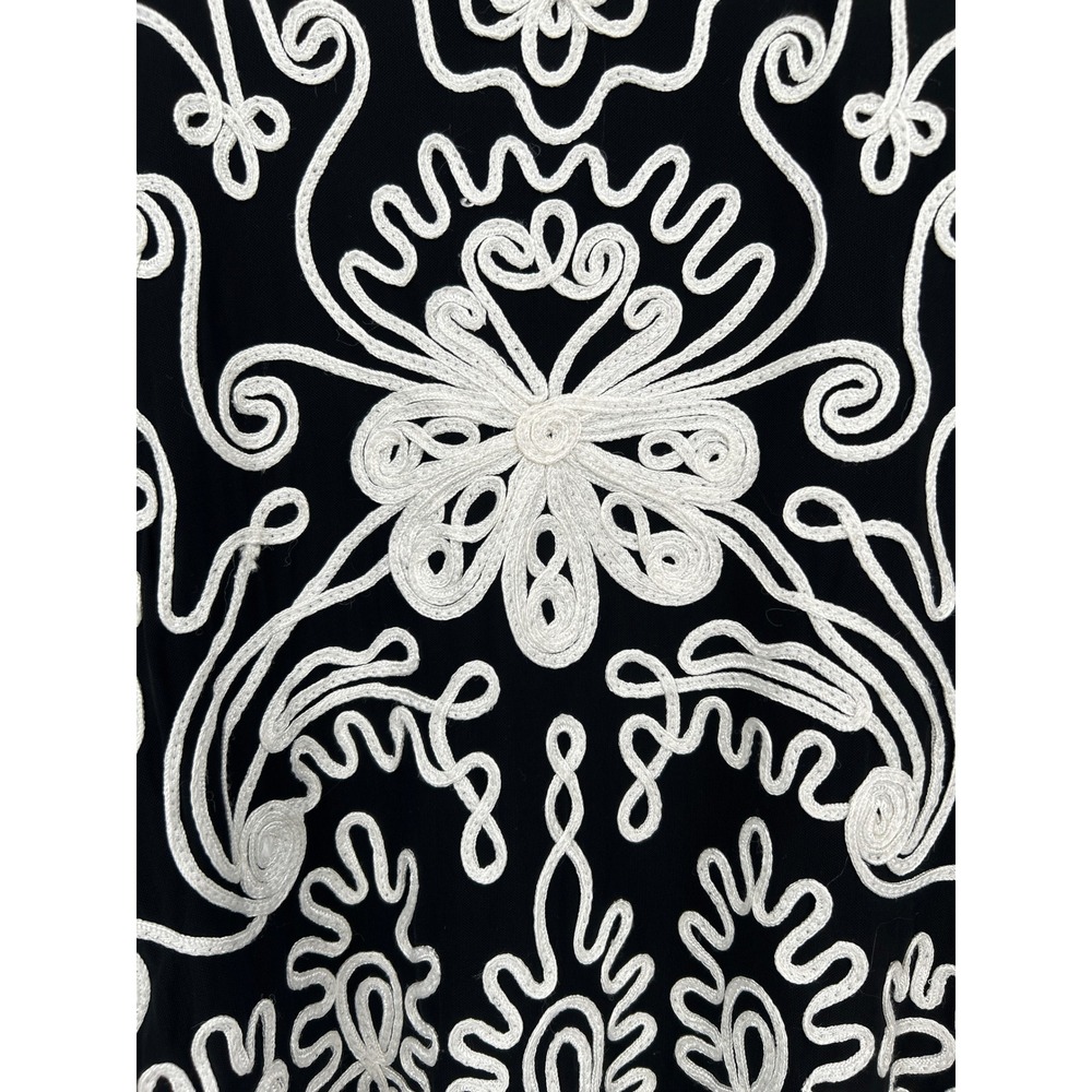 Cartise International Black White Soutache Embroidered Mesh Top V-Neck Size 12 - Picture 14 of 15